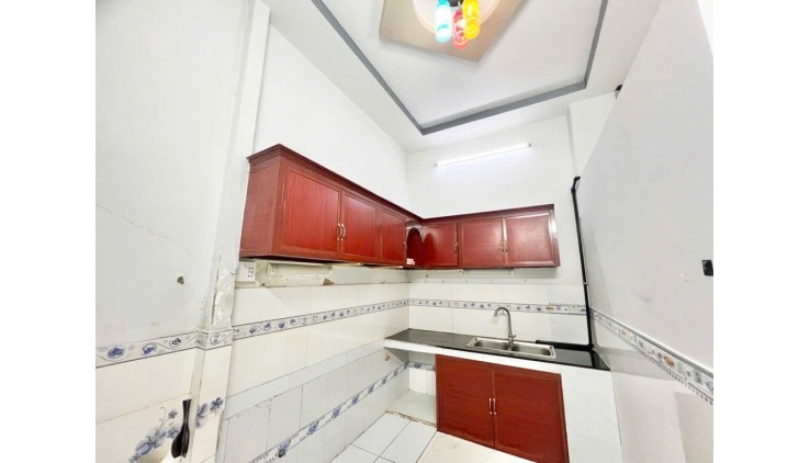 HẺM XE HƠI, 40M2, 3 TẦNG 4PN, NHÀ LÊ ĐÌNH CẨN GIÁ CHỈ 3.X TỶ